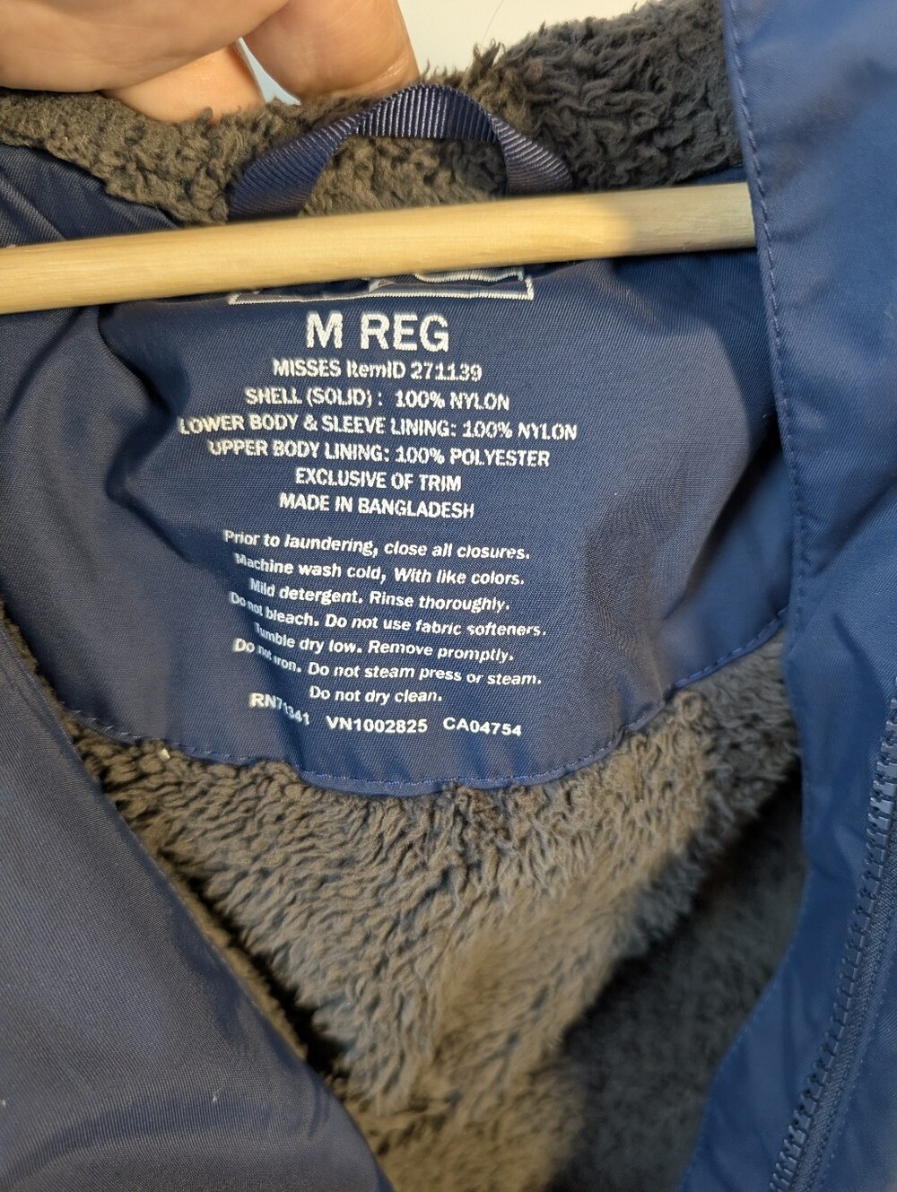 L.L.Bean Winter Warmer Parka Jacket Womens Blue Quilted Sherpa Lined Size Medium - Picture 9 of 10